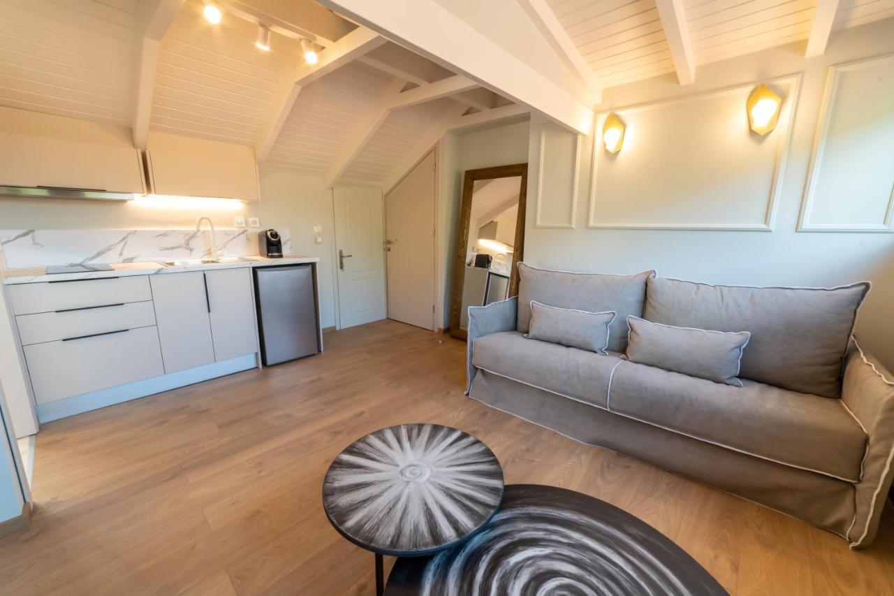 Anesis Deluxe Apartment Parga