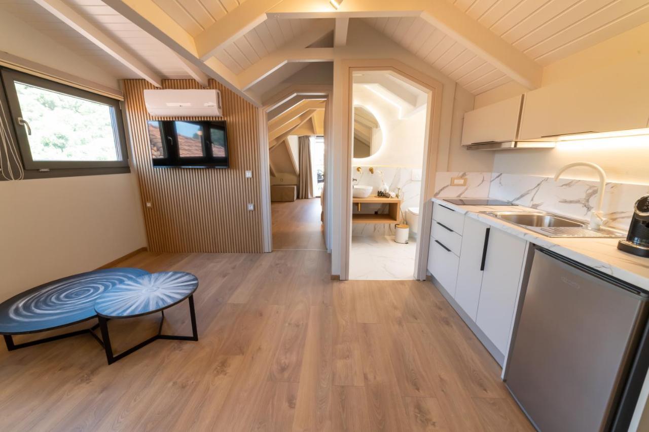 Anesis Deluxe Apartment
